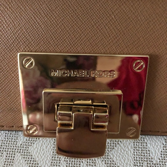 Michael Kors handbag - Picture 2 of 3